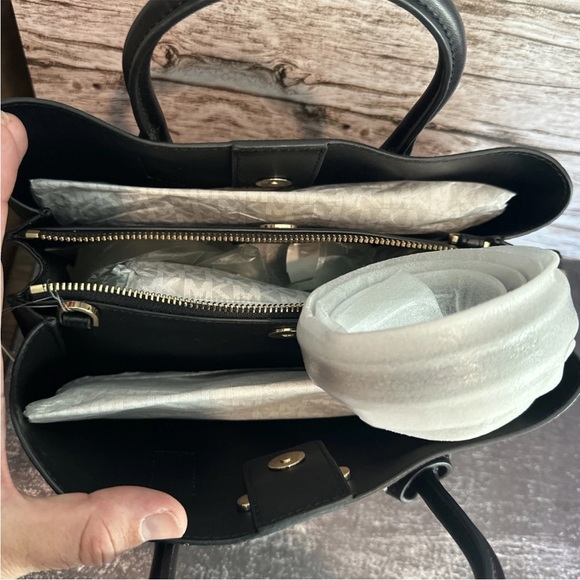 Michael Kors Ruthie Small Pebbled Leather Satchel Black NWT - Picture 6 of 6